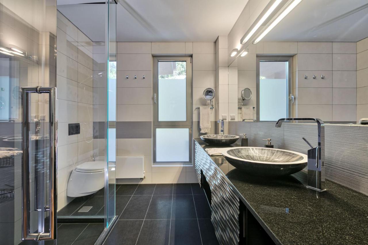 Luxurious Villa Philoxenia Lagonisi Exterior photo